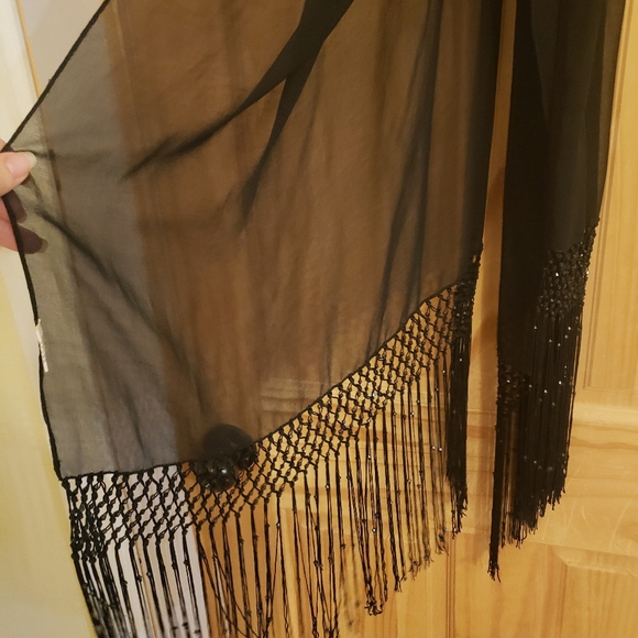 Shawl - Picture 2 of 2